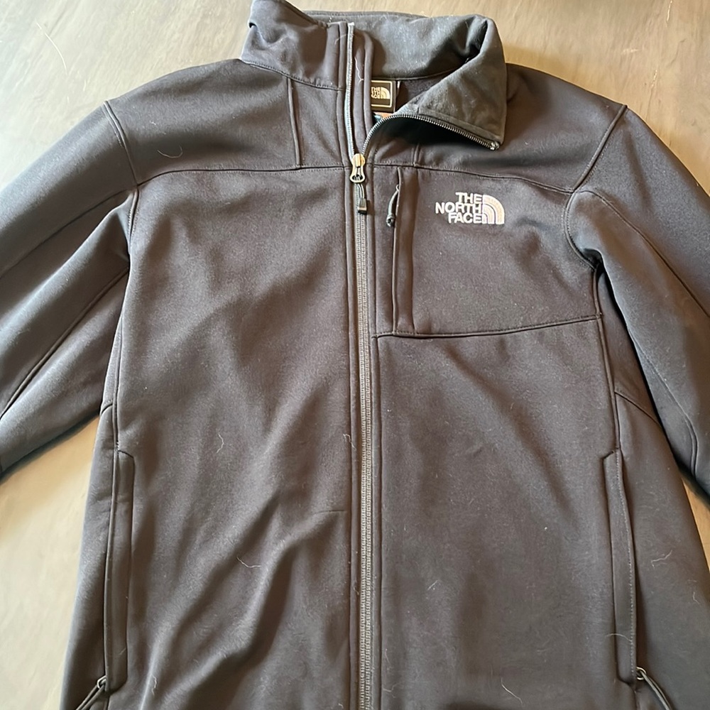 The North Face men’s jacket size small athletic windbreaker zip up
